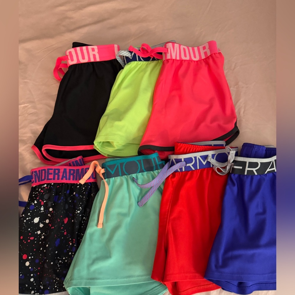 Under Armour girls YMD SHORTS. 7 pairs